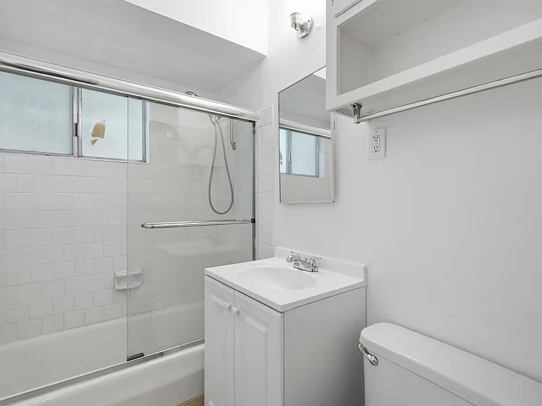 475 E Foothill Blvd — Photo 10