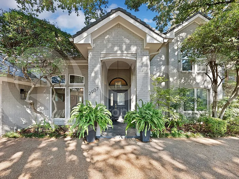 2907 Arbor Oaks Dr — Photo 3