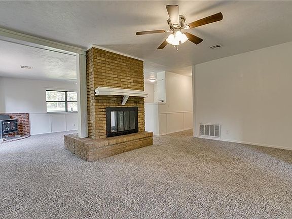 5th image of 16709 Topaz Ln