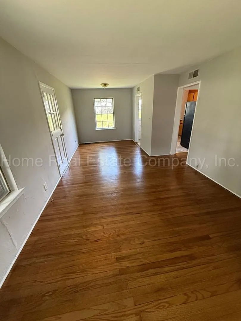 658 Clemson Circle — Photo 2