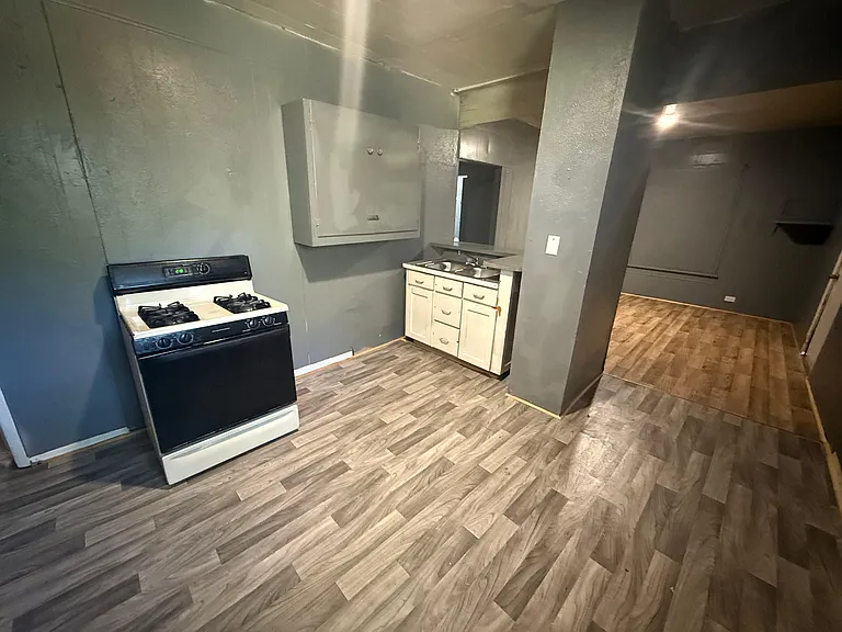 1506 Travis St #2 — Photo 3