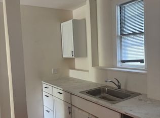 408 Union St #1, Rockland, MA 02370