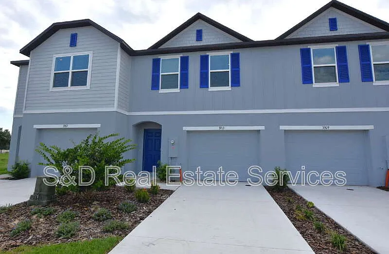 3913 Academia Ave