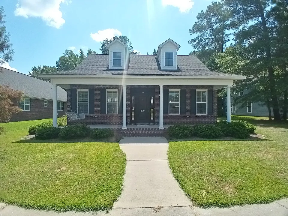 370 Veranda Dr