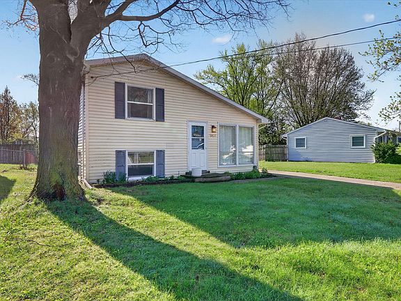2nd image of 5837 Stratford Dr