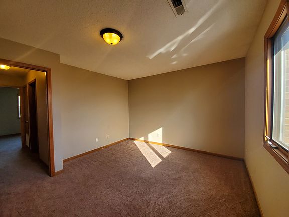 3rd image of 902 E Ohio St #10986140