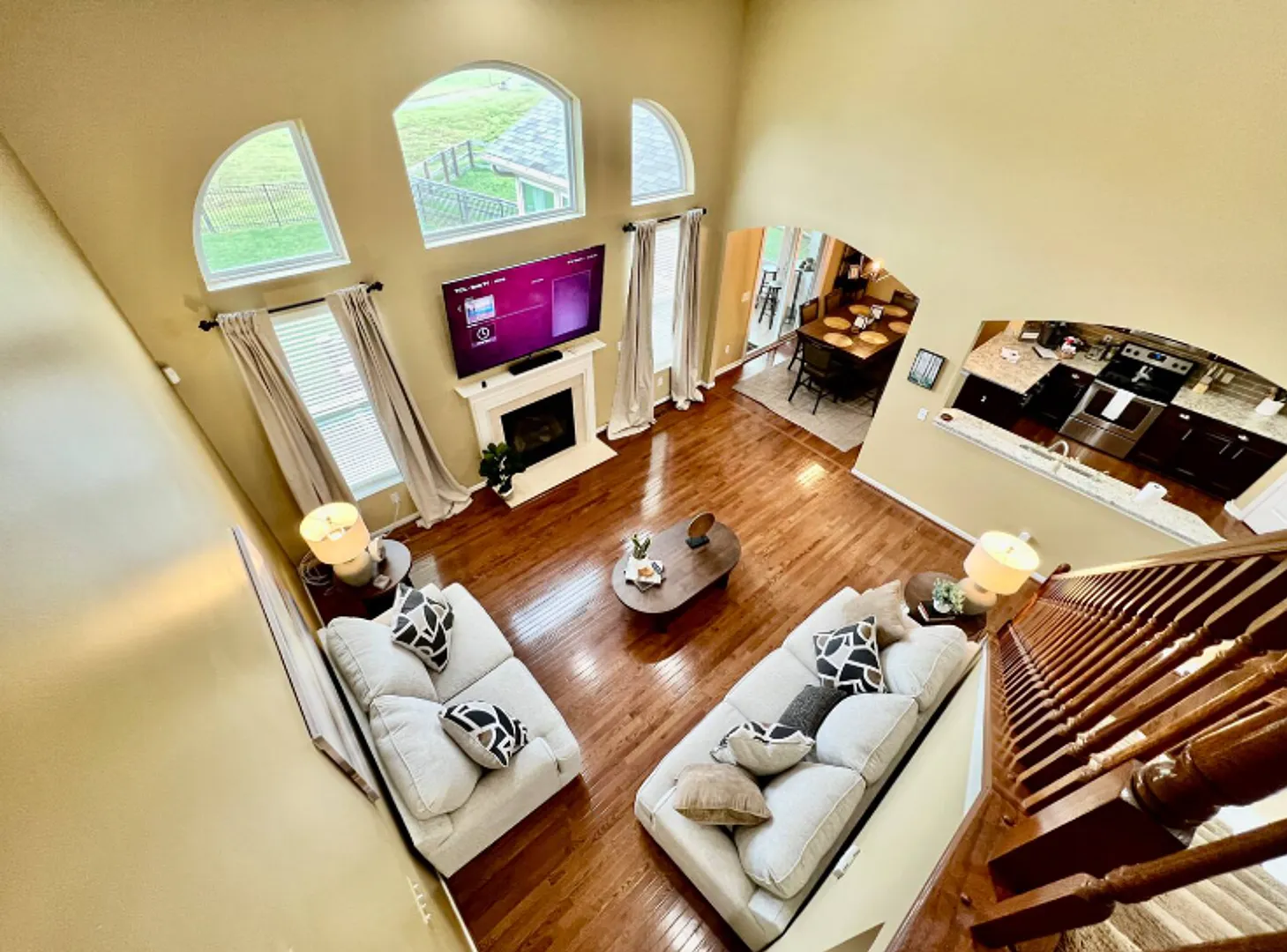 Spacious 4 Bedroom with Gameroom — Photo 4