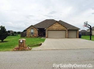 6904 Lewis Ln, Tuttle, OK 73089