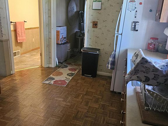 2nd image of 505 Crandall St
