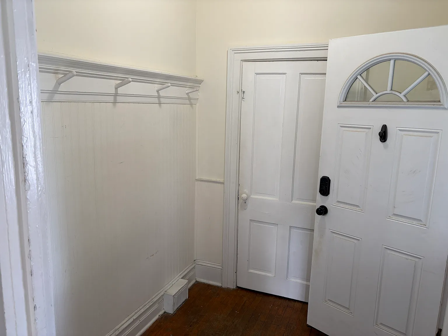 2 bed, 1150 sqft, $2,000 — Photo 3