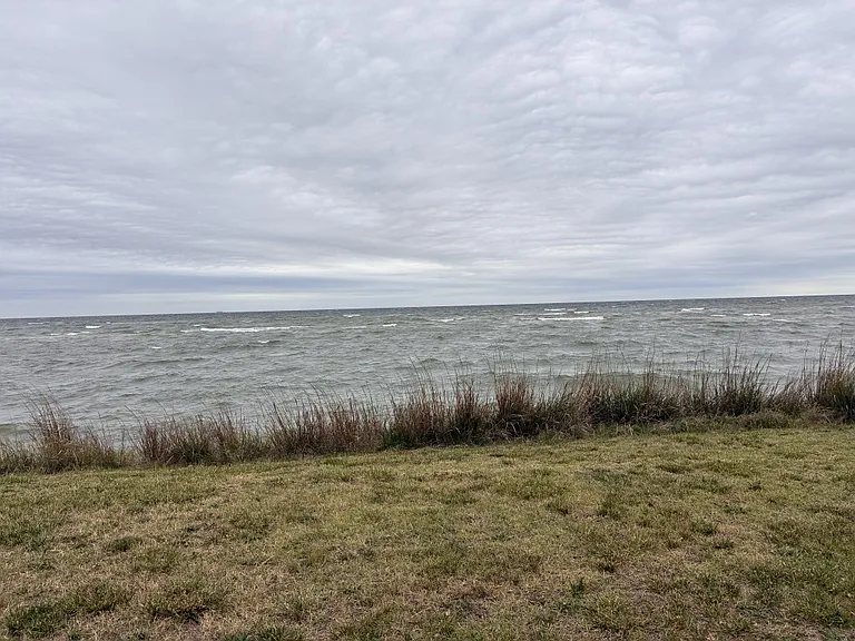 Water view with wind