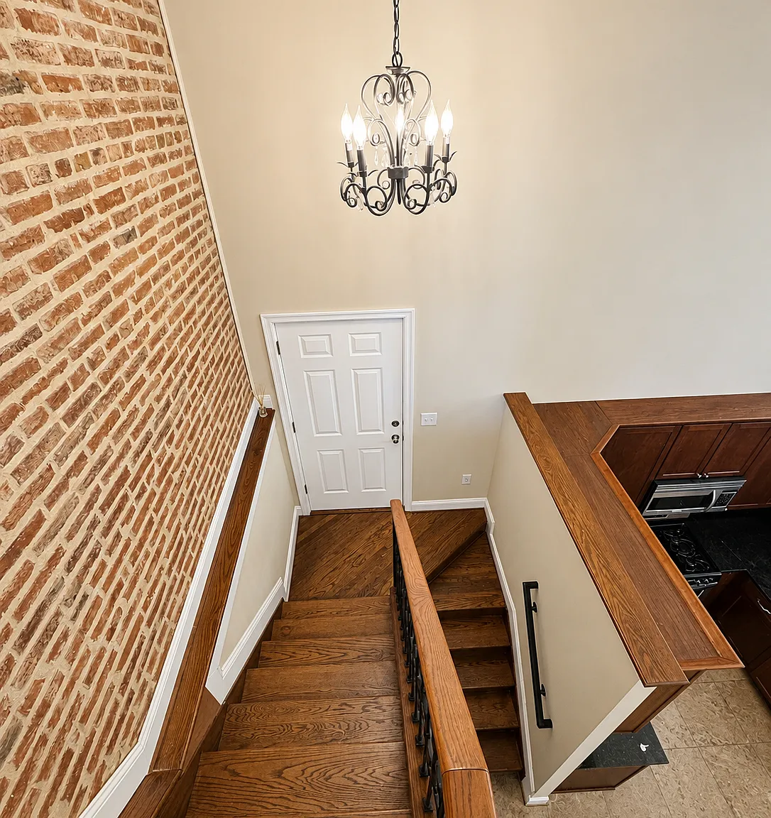 1 bed, 1004 sqft, $1,347 — Photo 4