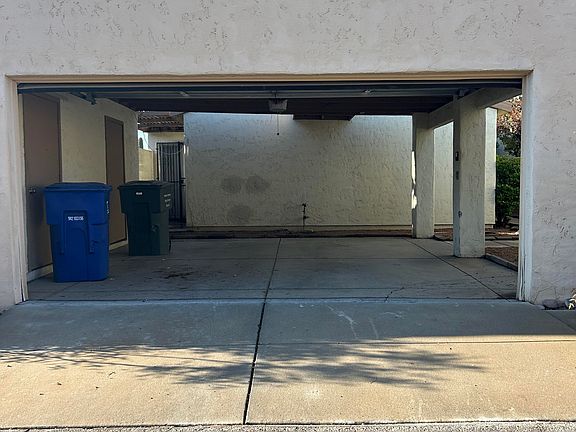 3rd image of 2825 W Medlar Pl