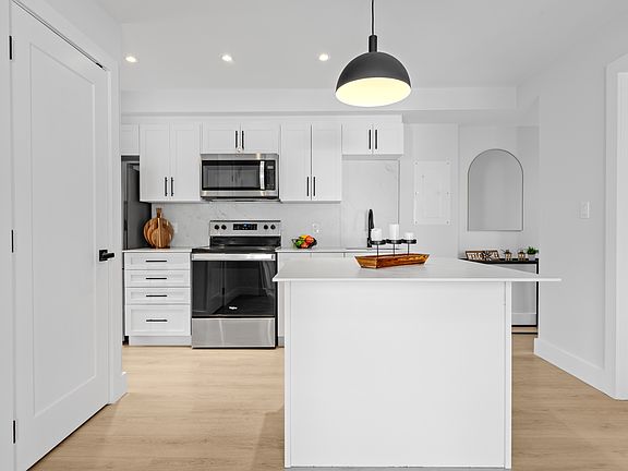 4th image of 263 Currell Ave #5