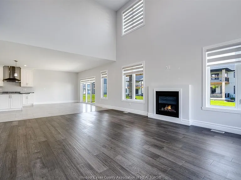 210 Cowan Ct — Photo 10