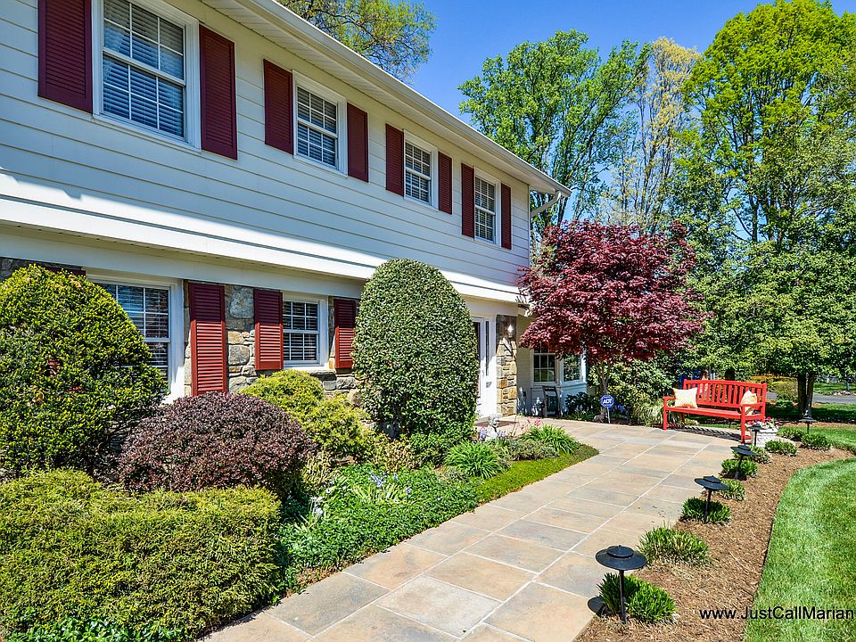 1st image of 3910 Oak Hill Dr