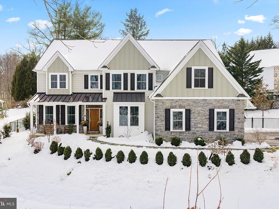 1st image of 814 Newtown Rd