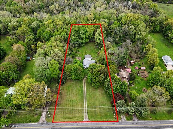 2nd image of 955 Howe Rd