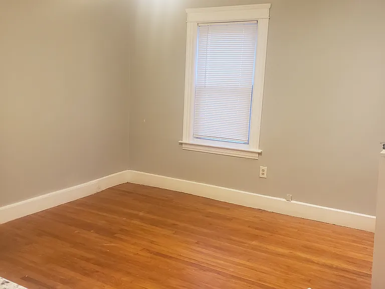 18 Warwick St #1 — Photo 7