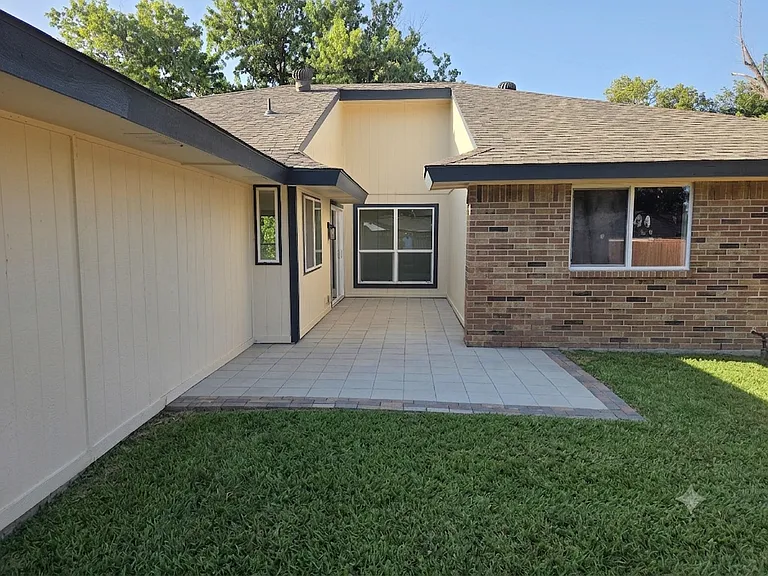 1130 Pyramid Dr — Photo 23