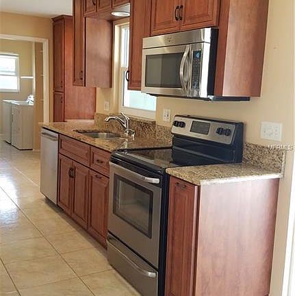 5th image of 10172 Asbury Ave