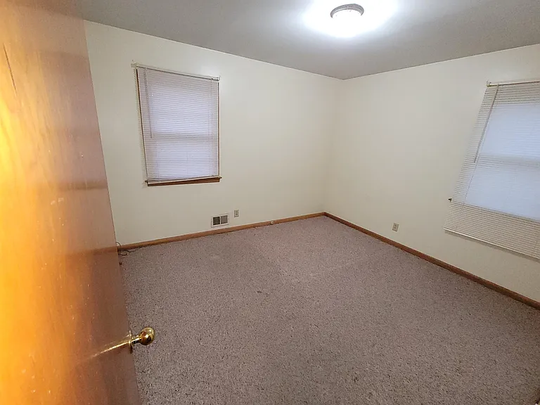 315 N Irving St — Photo 3