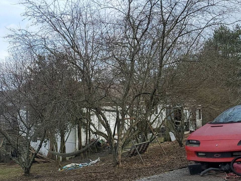 2nd image of 300 Sandlin Rd
