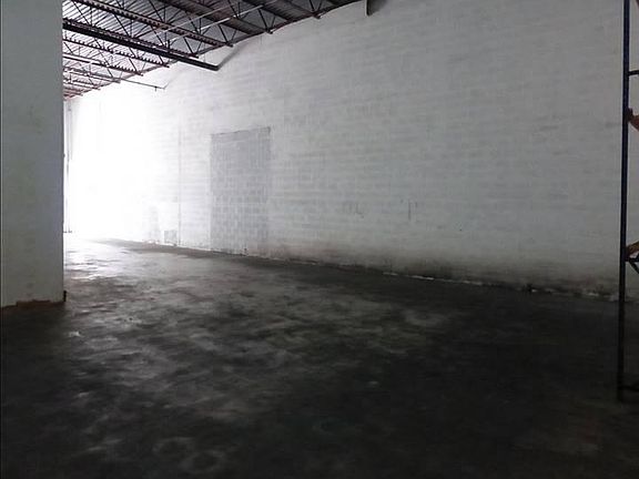 5th image of 9389 NW 13th St