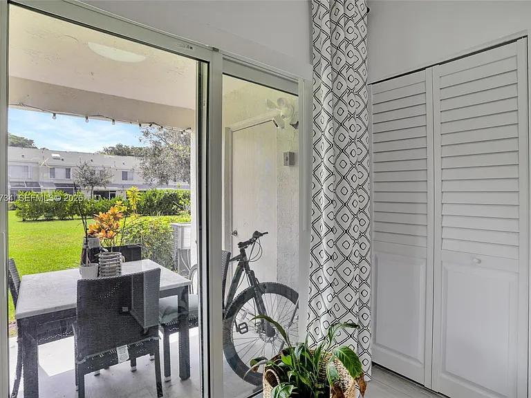 7921 Sanibel Dr #7921 — Photo 23
