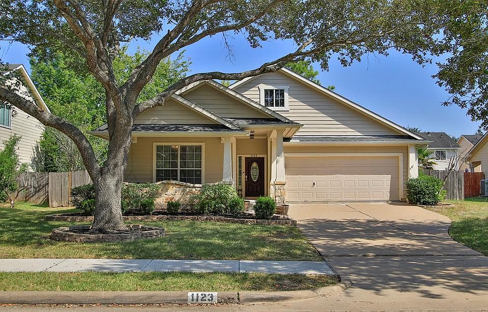 1st image of 1123 Autumn Green Dr