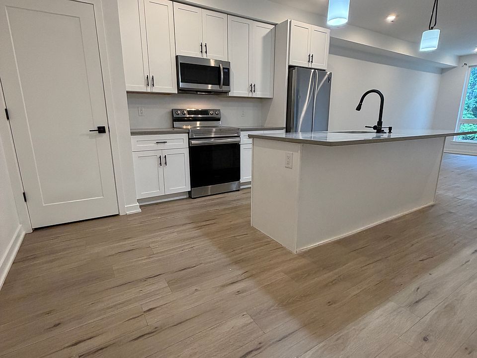 1st image of 22 E Rittenhouse St Unit 3