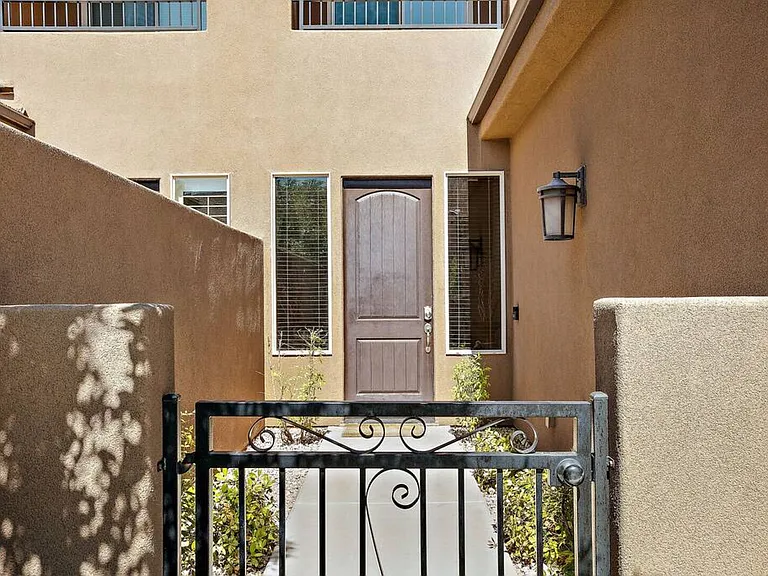 N Coral Ridge Dr — Photo 9