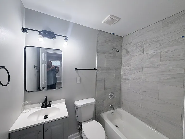 793 N Hollywood St — Photo 6