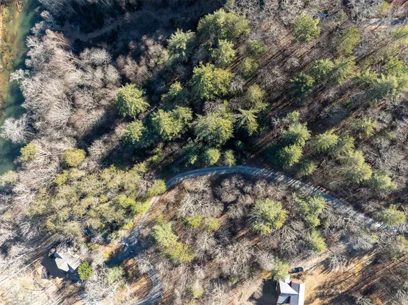27 Ridge Cir, Blue Ridge, GA 30513