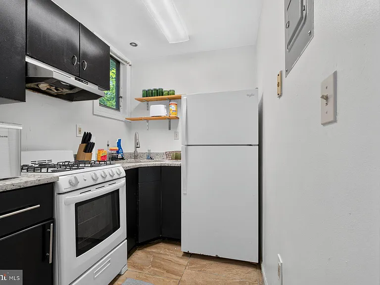510 E 41st St #3 — Photo 11