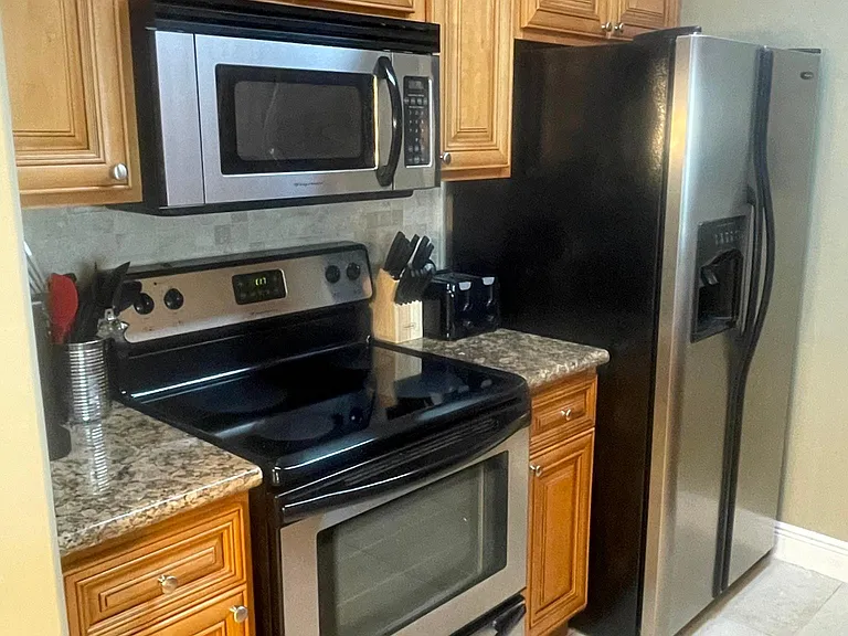 7667 N Wickham Rd #408 — Photo 8