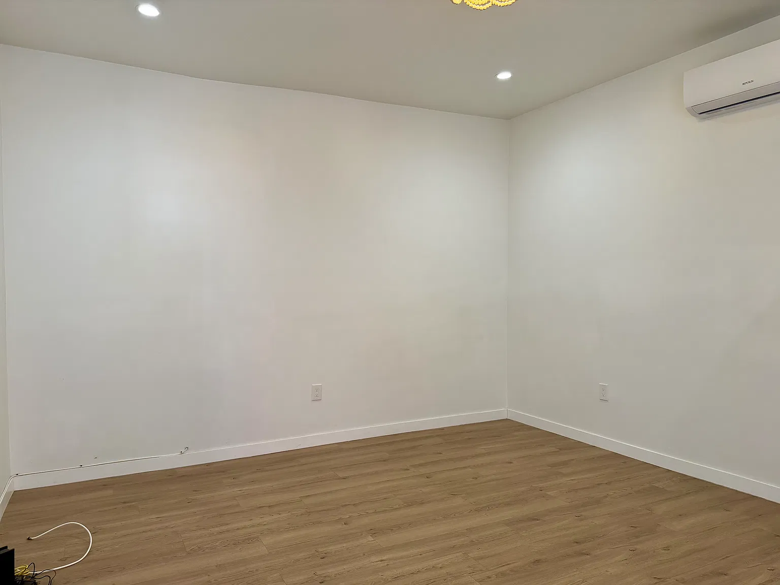 Studio, 400 sqft, $1,750 — Photo 2