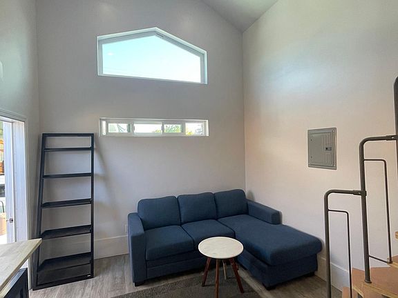 3rd image of 431 Alta Vista Dr #A