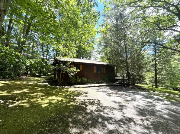 2092 Coleman Cliff Rd, Frankford, WV 24938