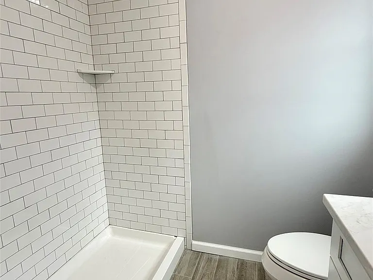 19 Lee Ave #2 — Photo 8