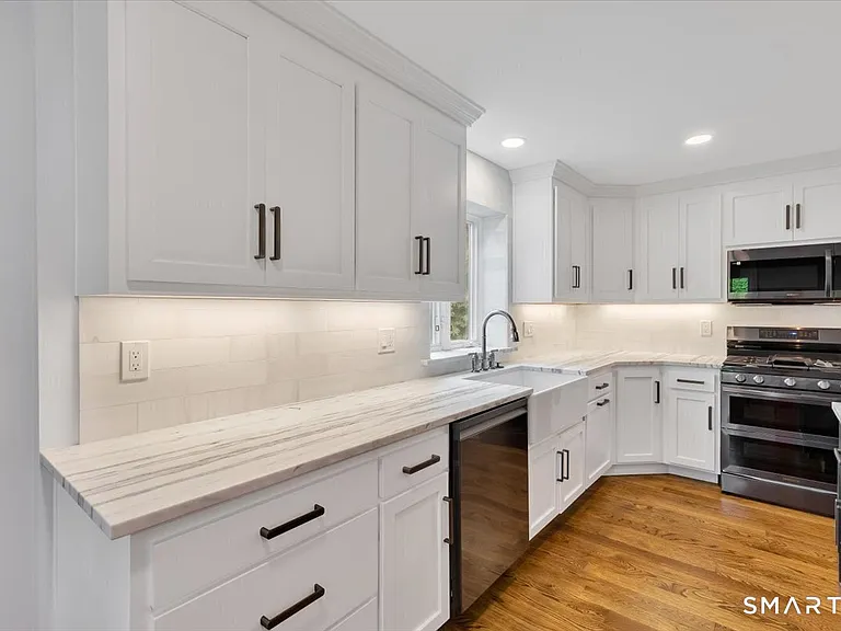183 Bailey St — Photo 7