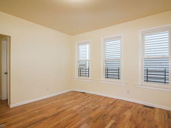 2nd image of 66 Hinsdale Pl #2