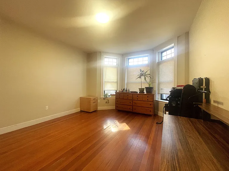 1914 Beacon St #1A — Photo 2