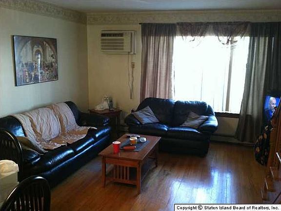3rd image of 24 Saccheri Ct