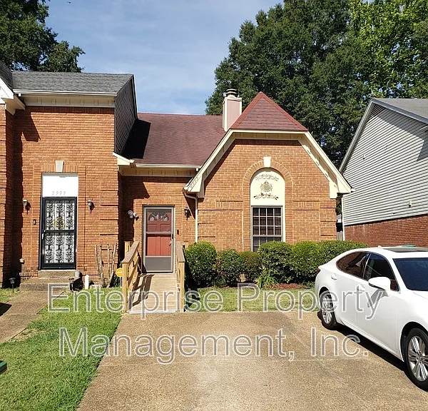 2995 Charlestowne Pl — Photo 1