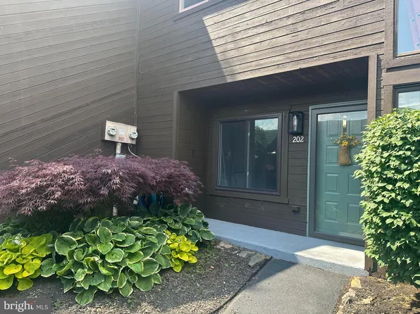 202 Village Rd, Orwigsburg, PA 17961
