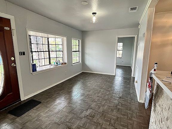 4th image of 2954 Dana St