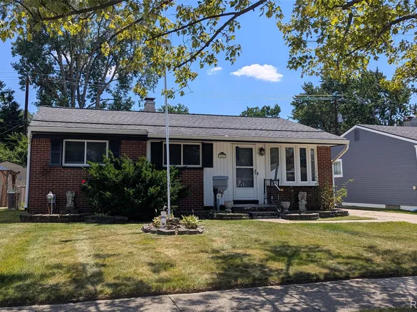 1657 Gloria St, Westland, MI 48186