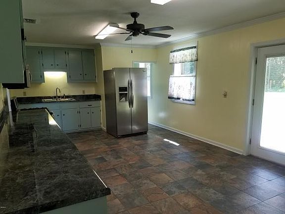 5th image of 502 N Cypress St