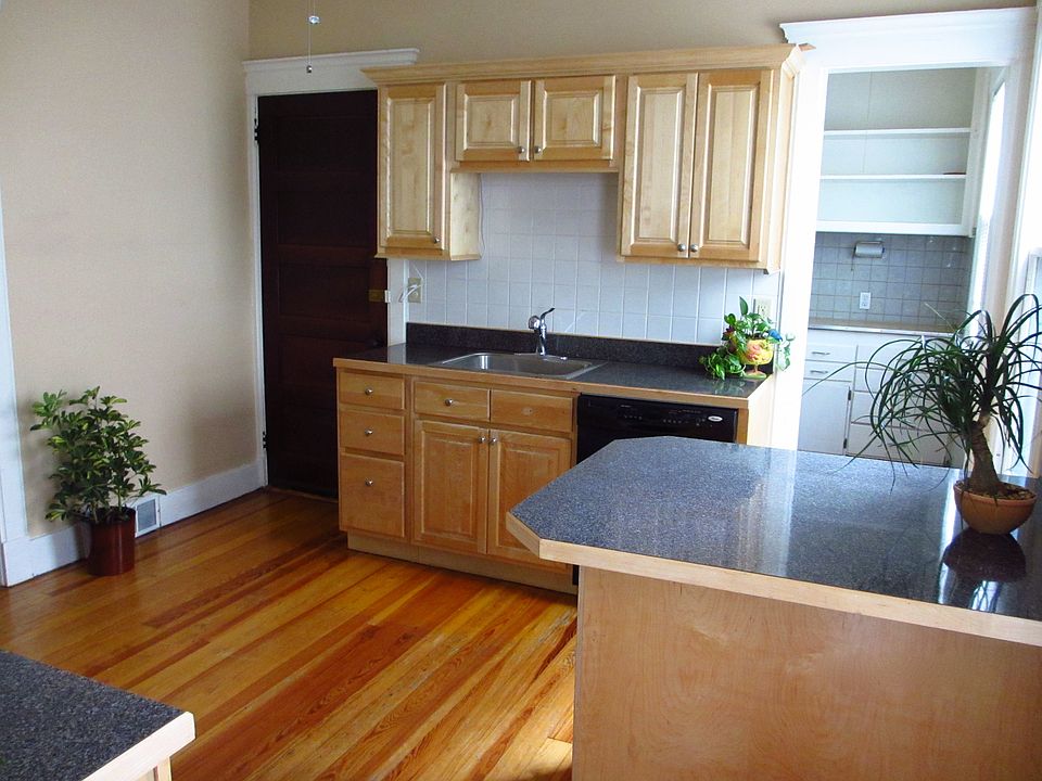 Kitchen & Pantry